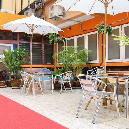 Nakornping Hotel Banguecoque Exterior foto